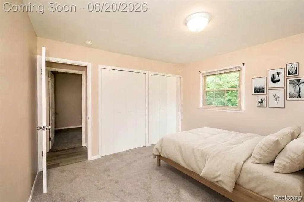 1239 Ashover Drive Bloomfield Charter Township MI 48304
