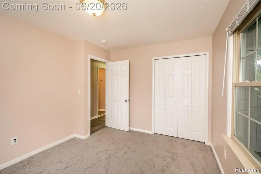 1239 Ashover Drive Bloomfield Charter Township MI 48304
