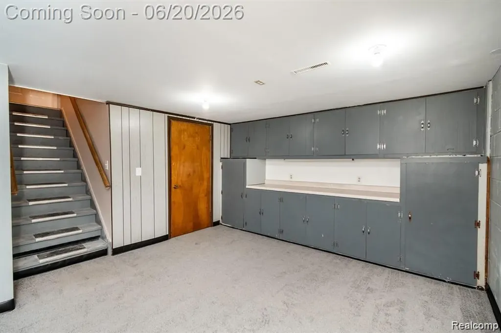 1239 Ashover Drive Bloomfield Charter Township MI 48304