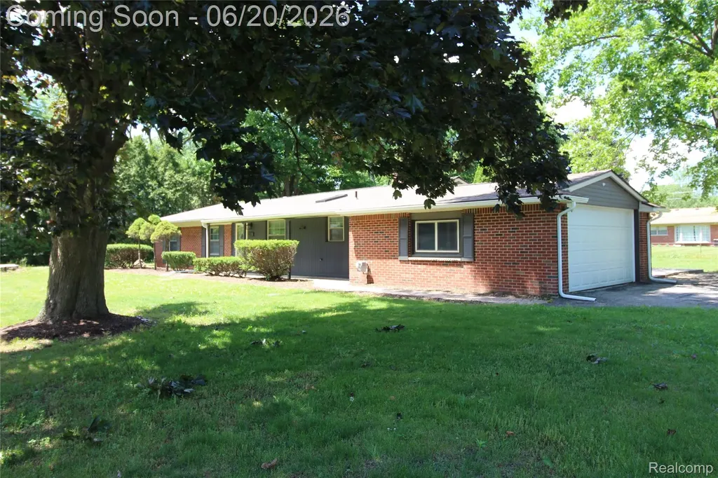 1239 Ashover Drive Bloomfield Charter Township MI 48304