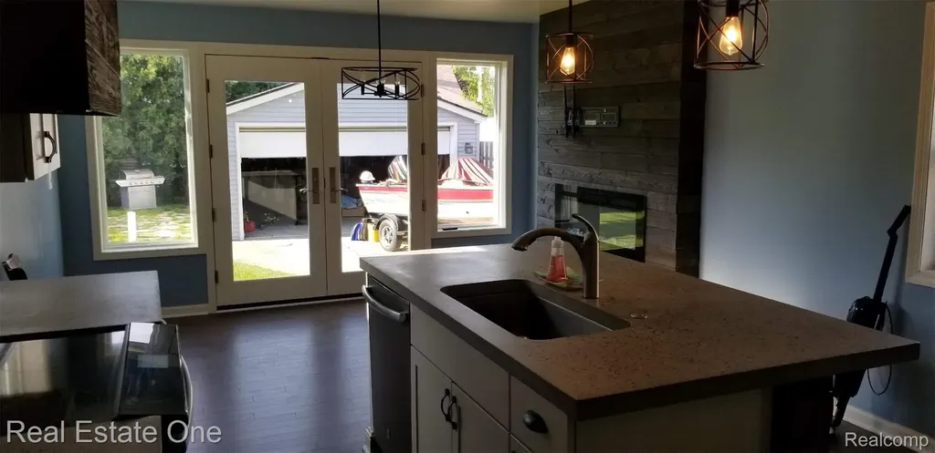 28936 Bridge Street Garden City City MI 48135