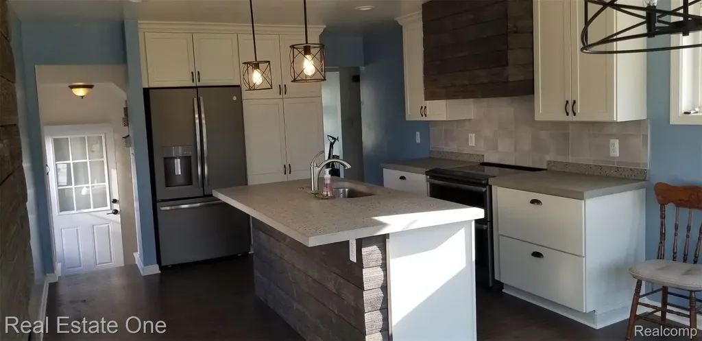 28936 Bridge Street Garden City City MI 48135