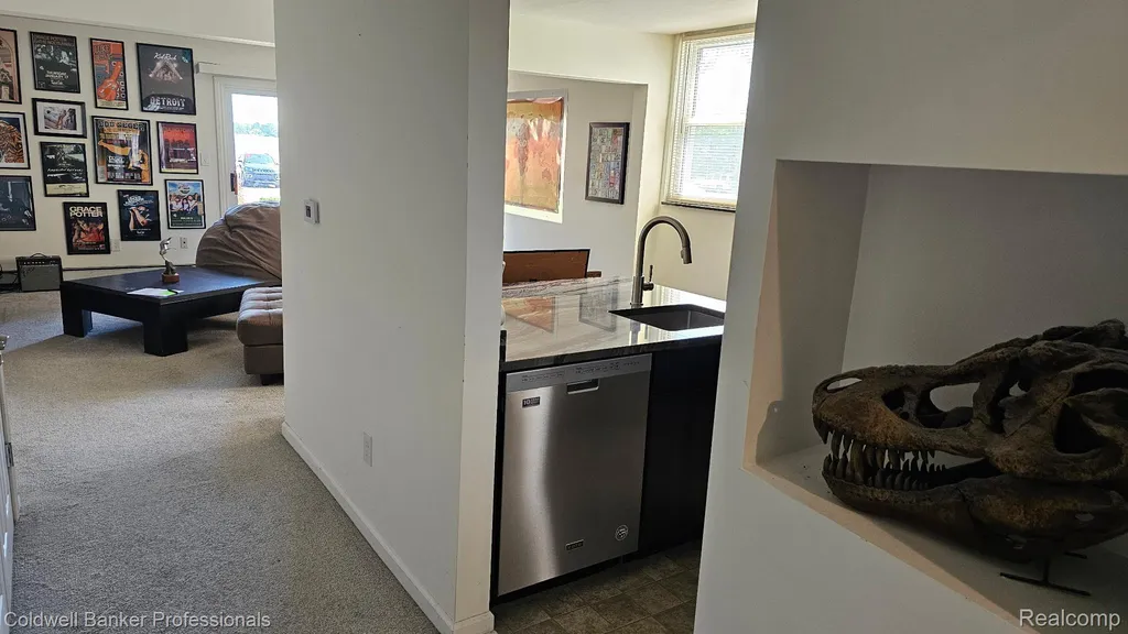 1647 Cass Lake Road Keego Harbor City MI 48320