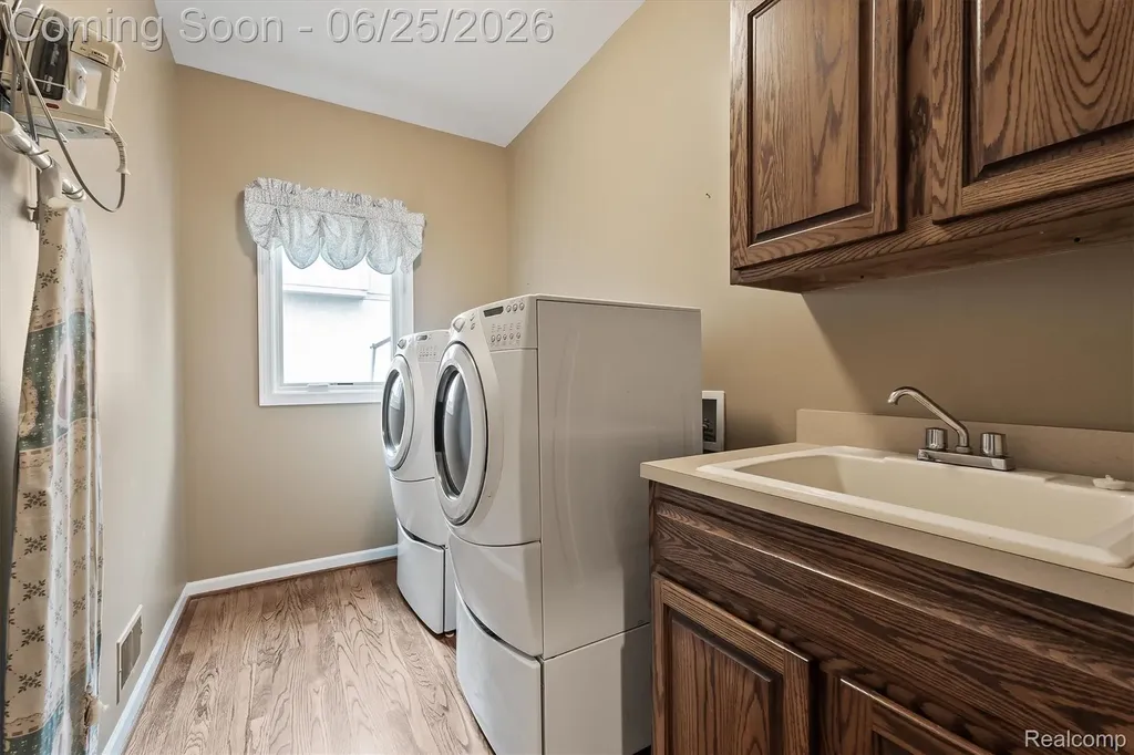3612 Sleepy Fox Drive Rochester Hills City MI 48309