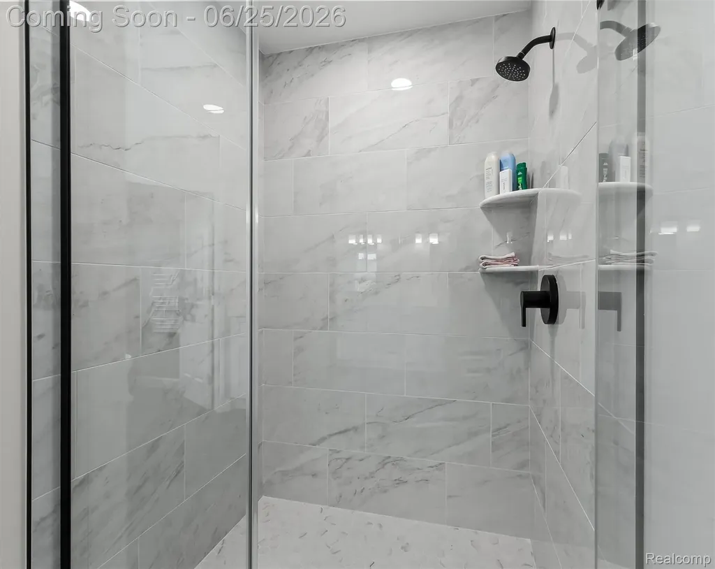 3612 Sleepy Fox Drive Rochester Hills City MI 48309