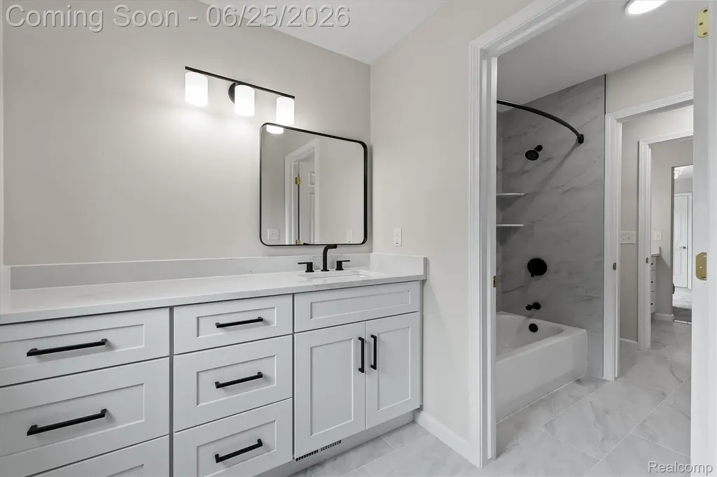 3612 Sleepy Fox Drive Rochester Hills City MI 48309