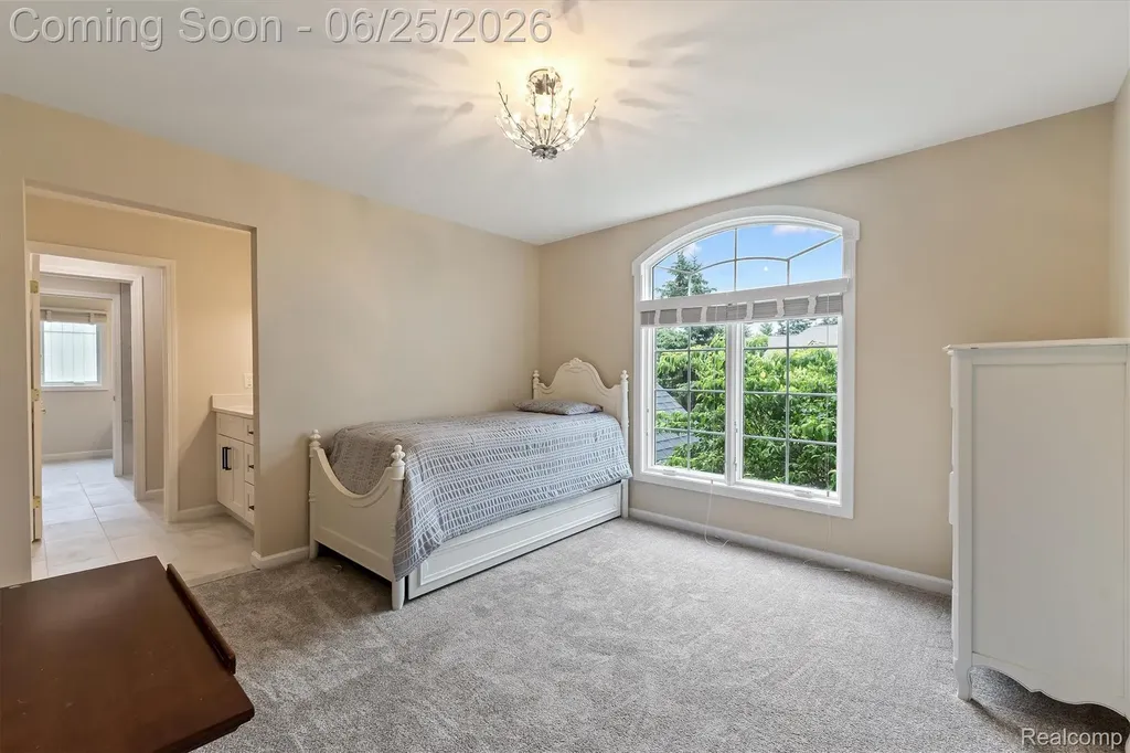 3612 Sleepy Fox Drive Rochester Hills City MI 48309