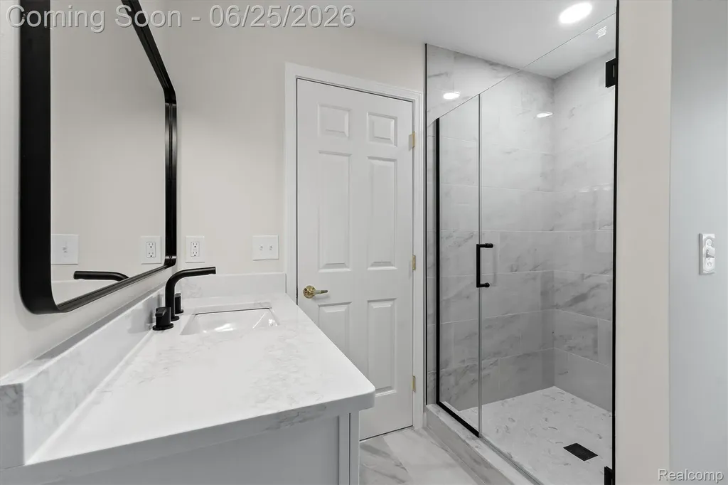 3612 Sleepy Fox Drive Rochester Hills City MI 48309