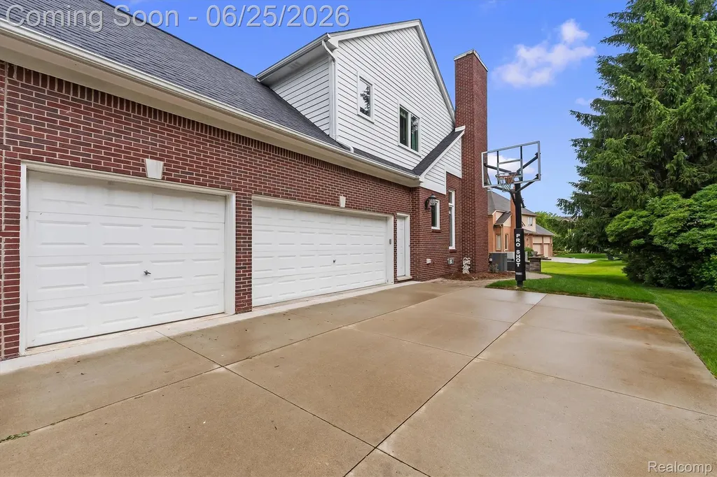3612 Sleepy Fox Drive Rochester Hills City MI 48309