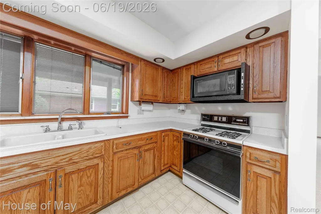 12080 Belleville Road Van Buren Charter Township MI 48111