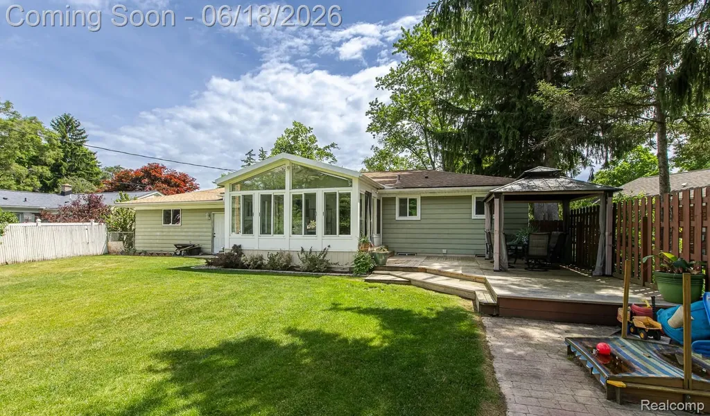 880 Joslyn Road Orion Charter Township MI 48362