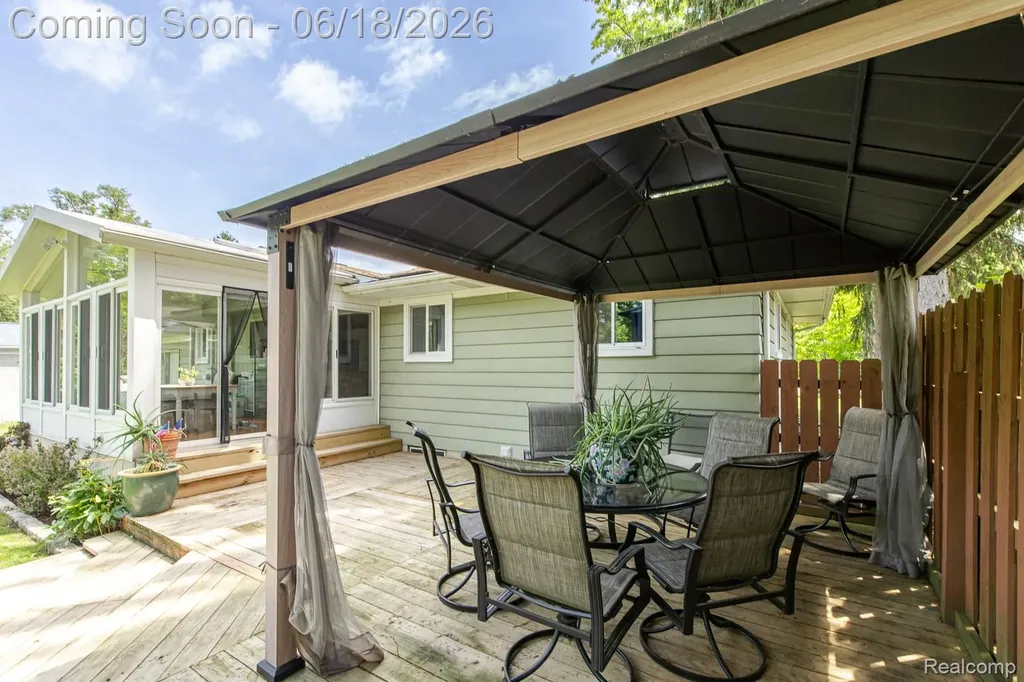 880 Joslyn Road Orion Charter Township MI 48362