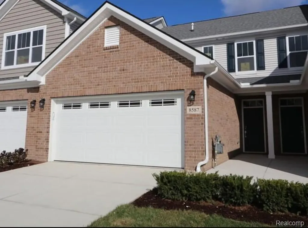 8587 Grove Street Washington Township MI 48094