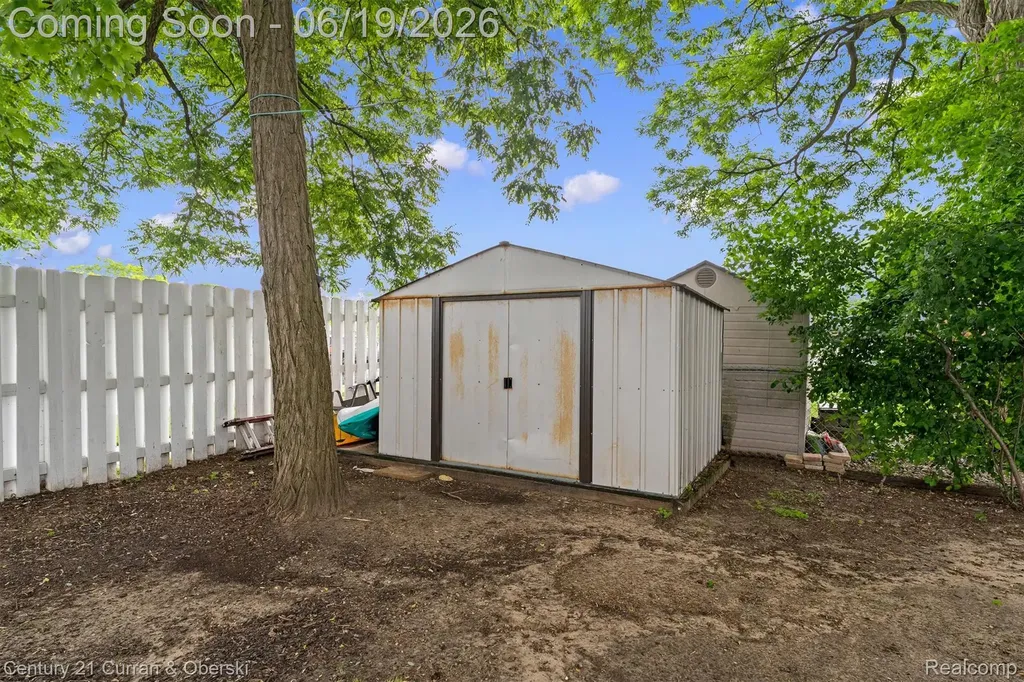 36235 7 Mile Road Livonia City MI 48152