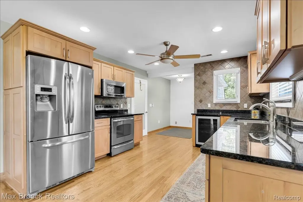 43747 Woodward Avenue Bloomfield Hills City MI 48302