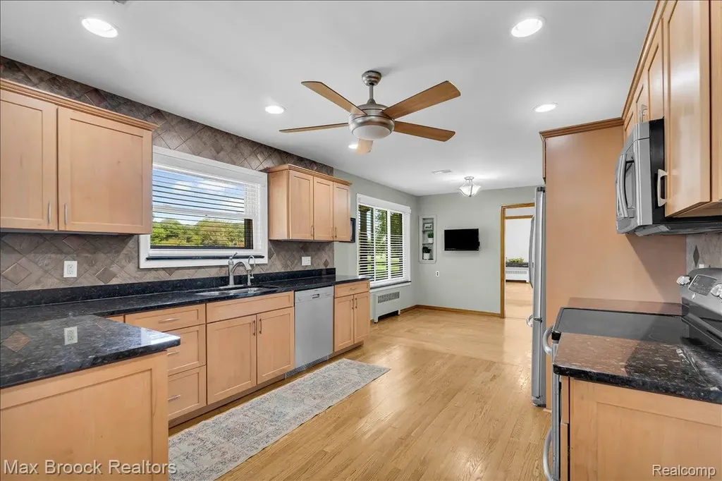 43747 Woodward Avenue Bloomfield Hills City MI 48302