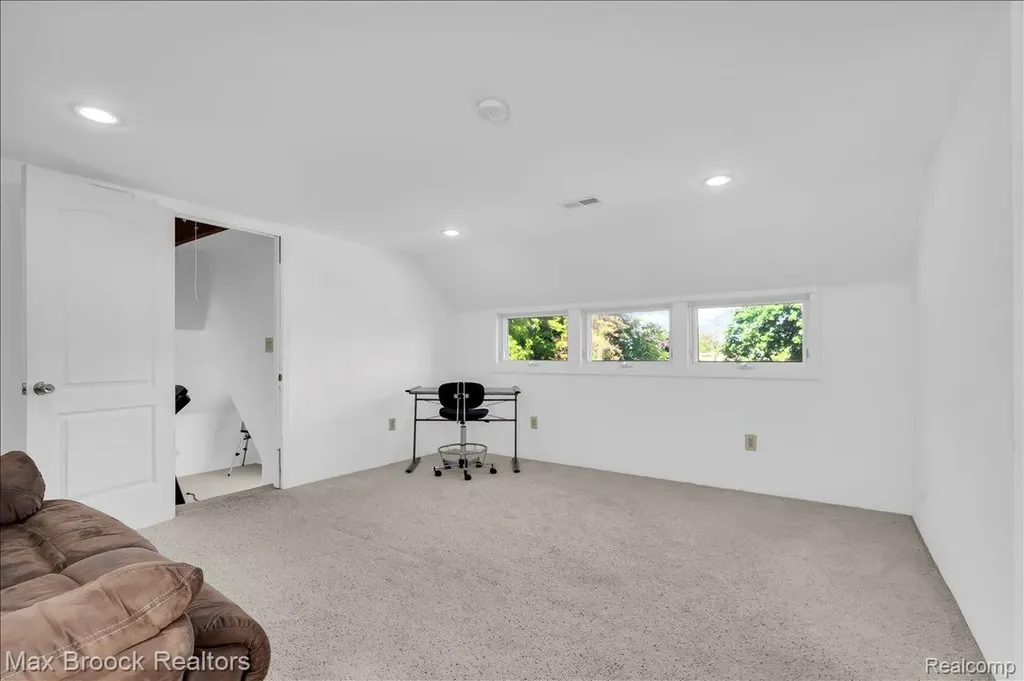 43747 Woodward Avenue Bloomfield Hills City MI 48302