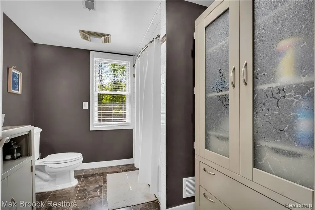 43747 Woodward Avenue Bloomfield Hills City MI 48302