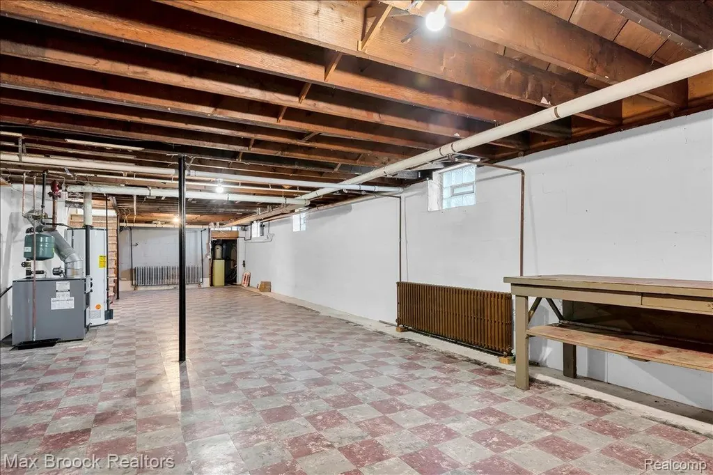 43747 Woodward Avenue Bloomfield Hills City MI 48302