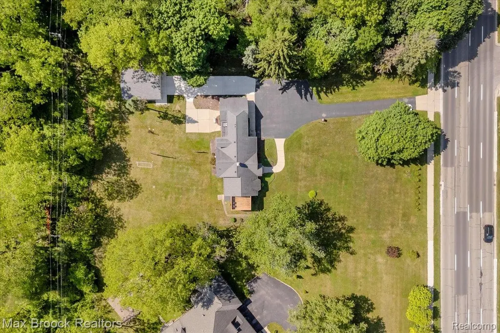 43747 Woodward Avenue Bloomfield Hills City MI 48302