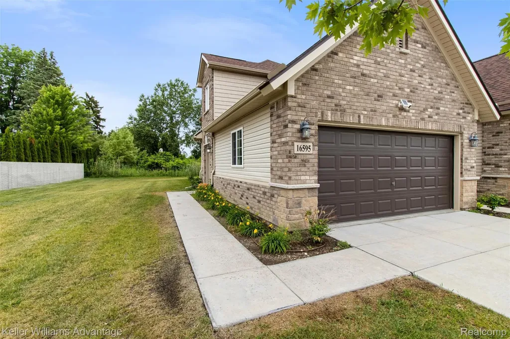 16595 Savor Lane Clinton Charter Township MI 48035