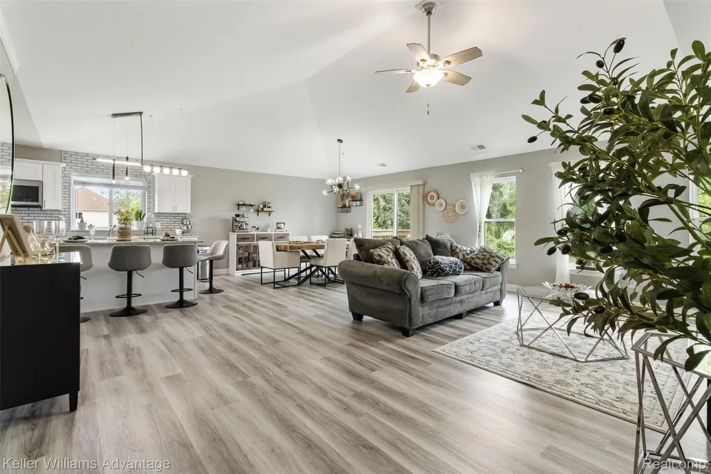 16595 Savor Lane Clinton Charter Township MI 48035
