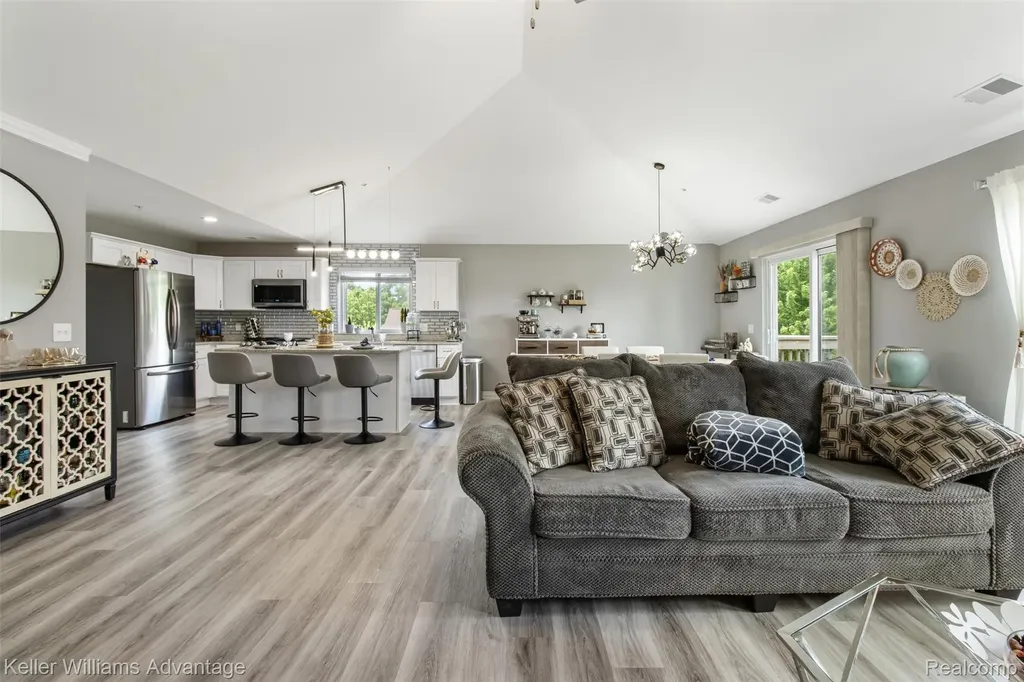 16595 Savor Lane Clinton Charter Township MI 48035