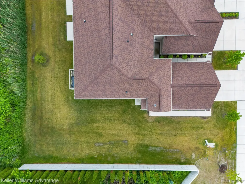 16595 Savor Lane Clinton Charter Township MI 48035