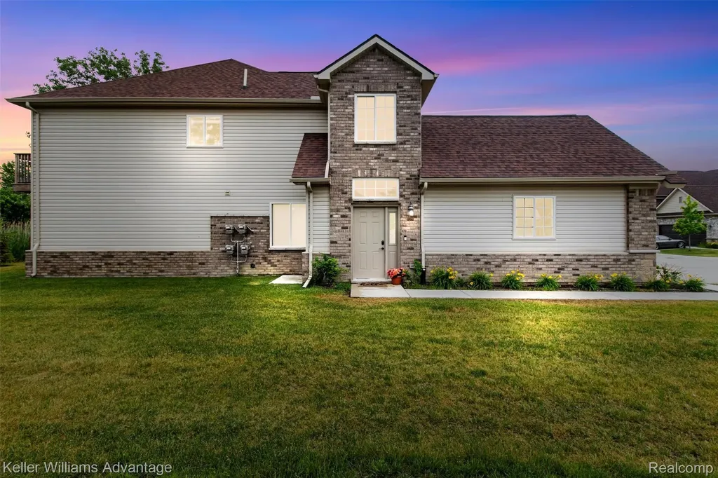 16595 Savor Lane Clinton Charter Township MI 48035