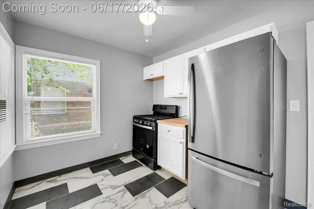 20114 Regent Drive Detroit City MI 48205