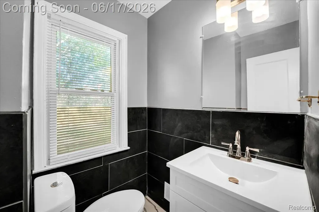 20114 Regent Drive Detroit City MI 48205