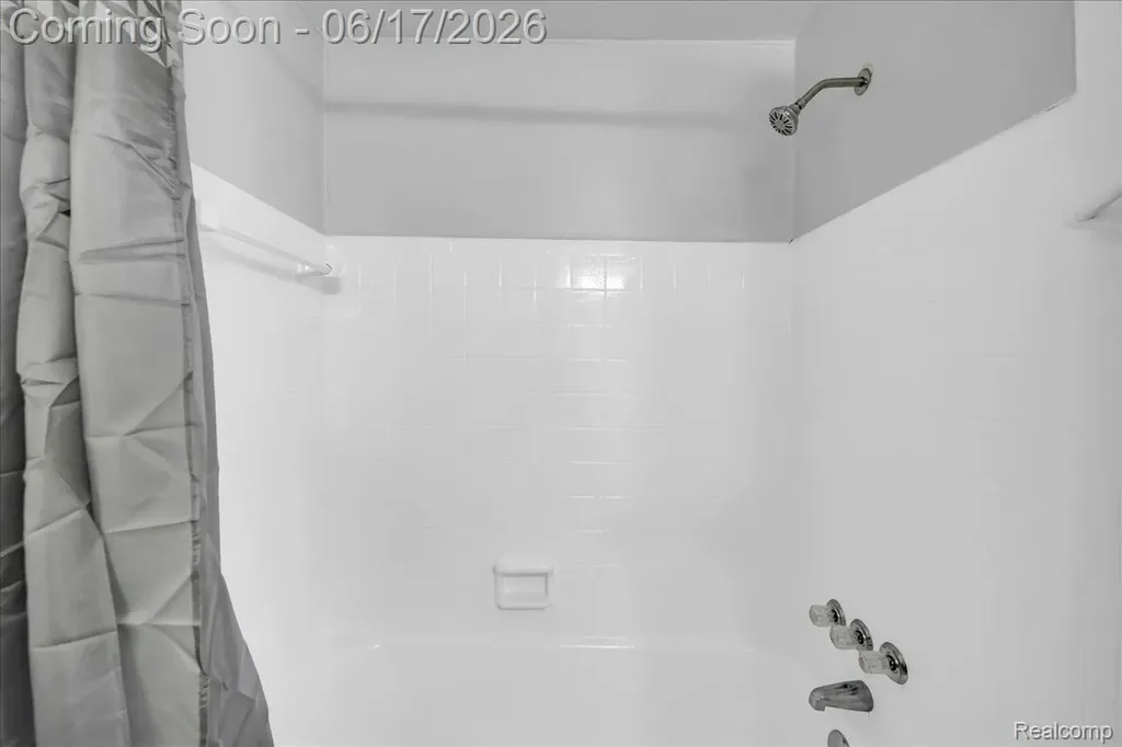20114 Regent Drive Detroit City MI 48205