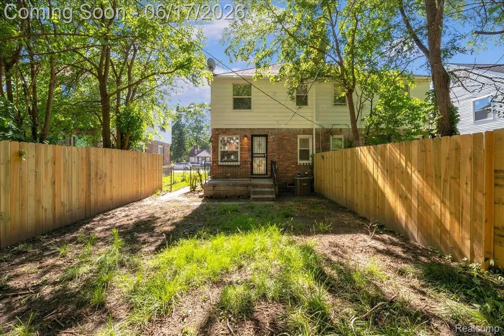 20114 Regent Drive Detroit City MI 48205