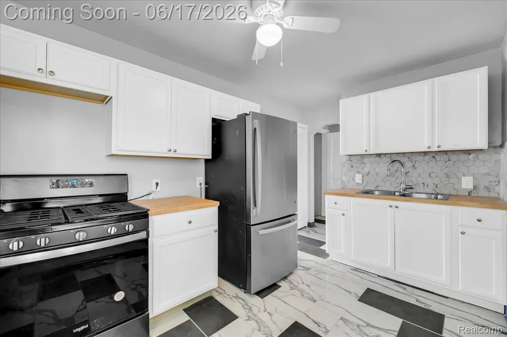 20114 Regent Drive Detroit City MI 48205