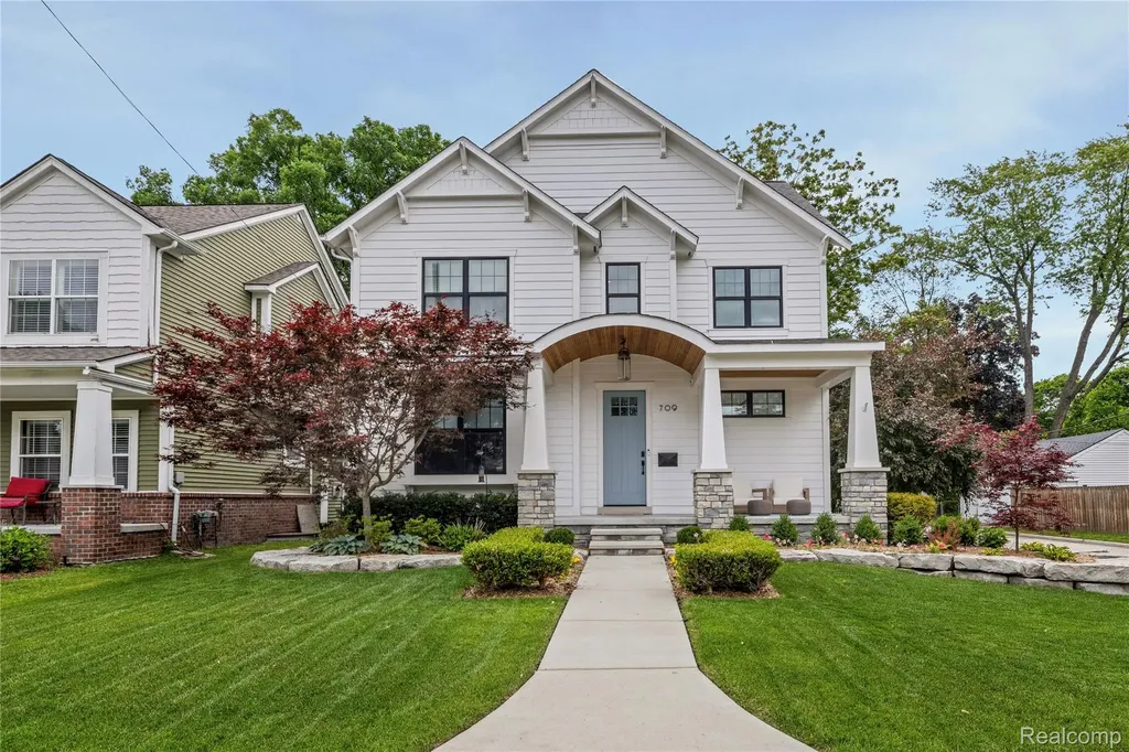 709 S Blair Avenue Royal Oak City MI 48067