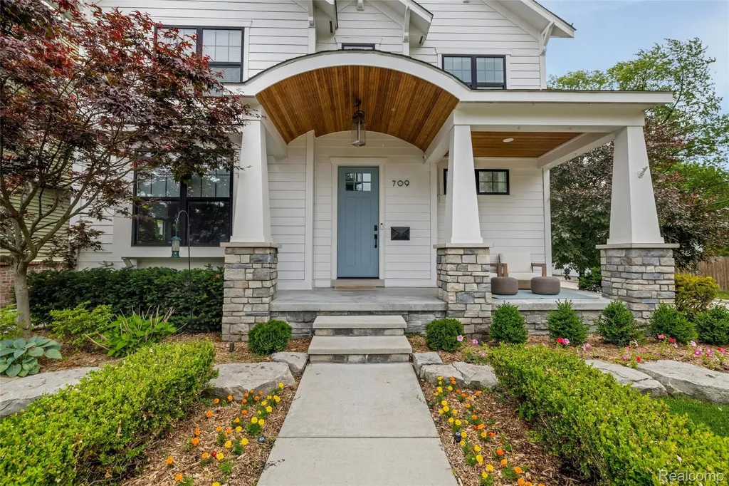 709 S Blair Avenue Royal Oak City MI 48067