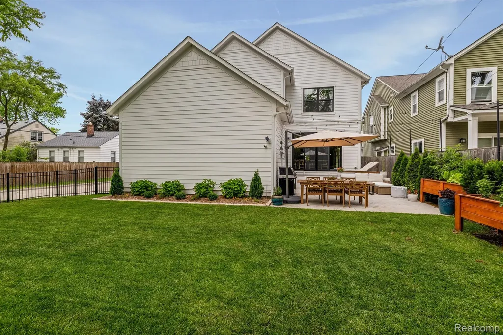709 S Blair Avenue Royal Oak City MI 48067