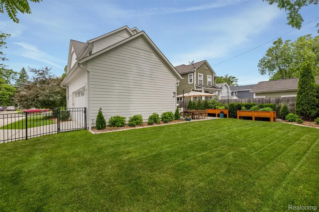 709 S Blair Avenue Royal Oak City MI 48067