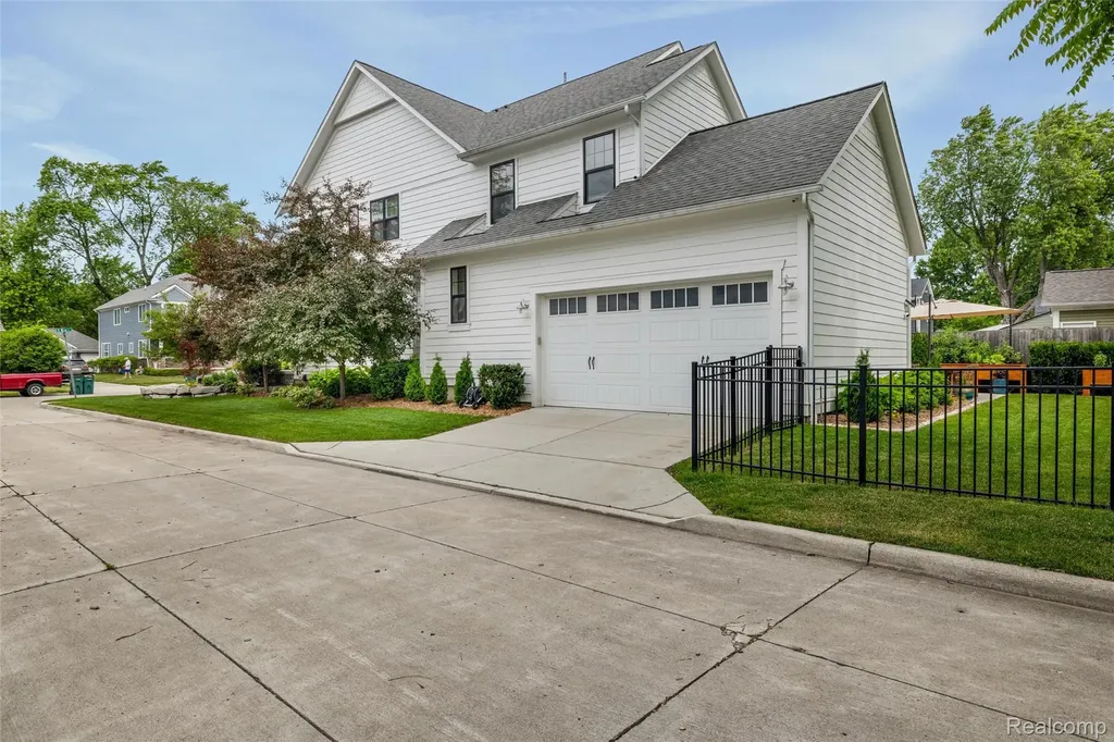 709 S Blair Avenue Royal Oak City MI 48067