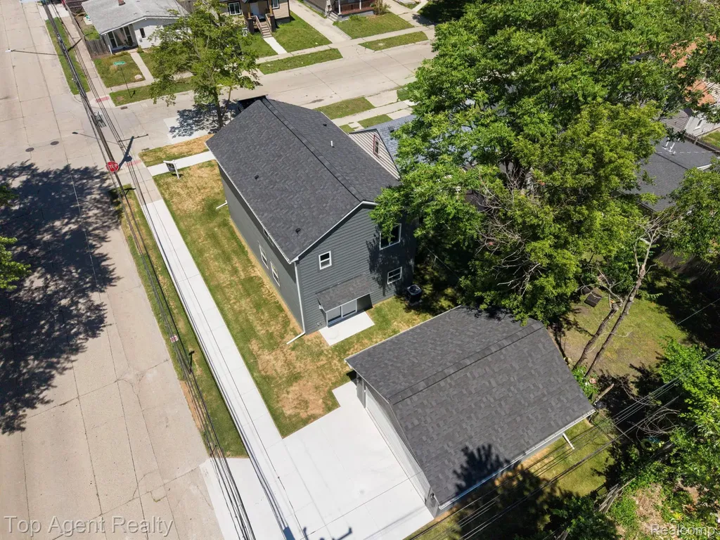 1404 E George Avenue Hazel Park City MI 48030