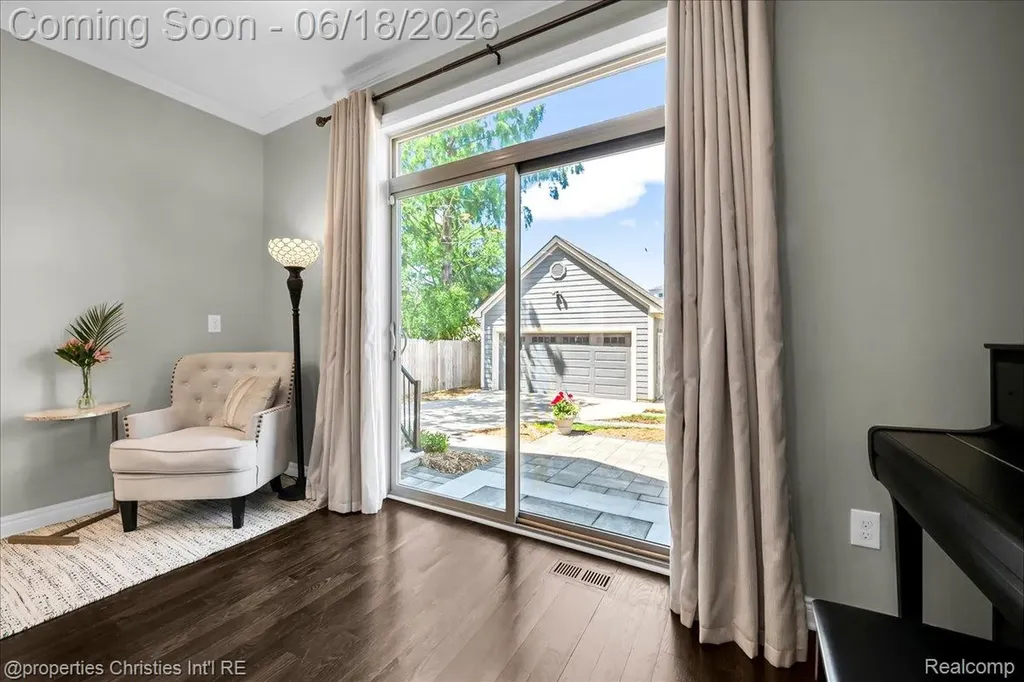 1363 Humphrey Avenue Birmingham City MI 48009