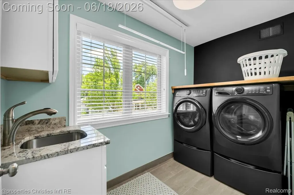 1363 Humphrey Avenue Birmingham City MI 48009