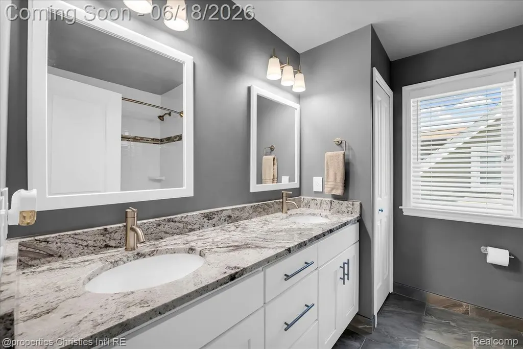 1363 Humphrey Avenue Birmingham City MI 48009