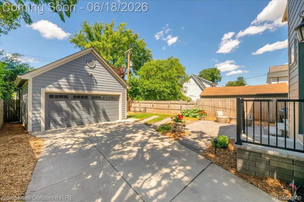 1363 Humphrey Avenue Birmingham City MI 48009