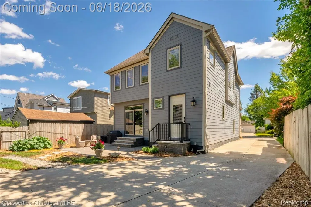 1363 Humphrey Avenue Birmingham City MI 48009