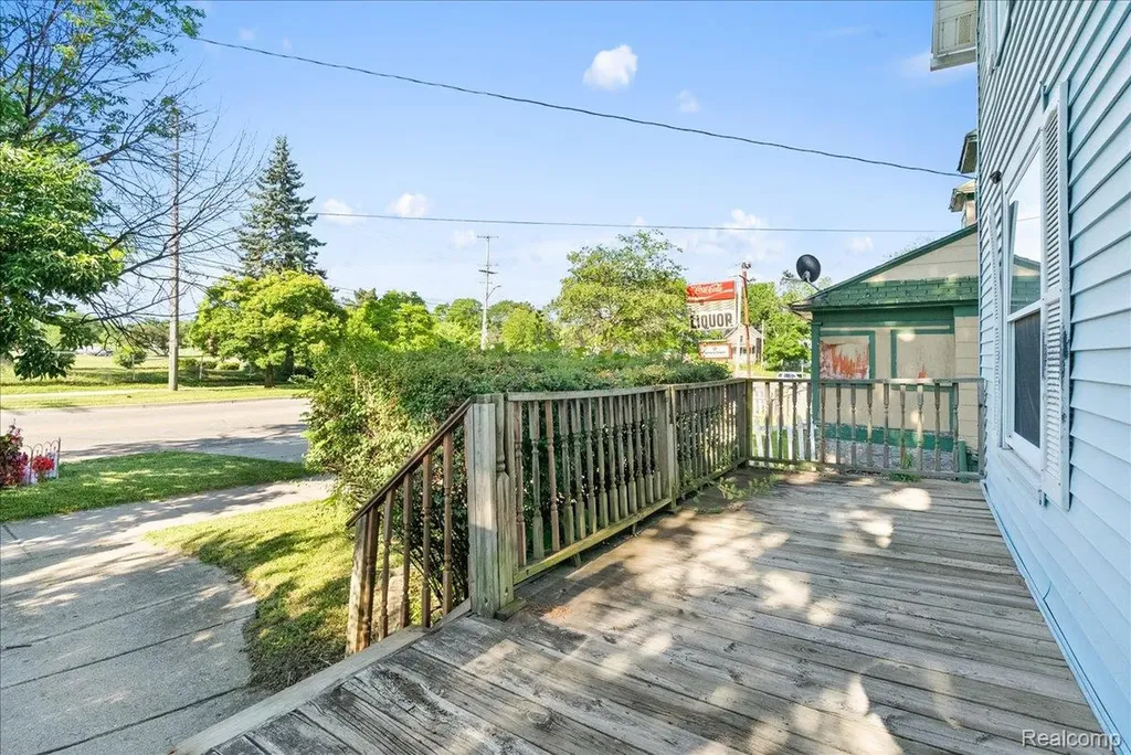 726 W Willow Street Lansing City MI 48906
