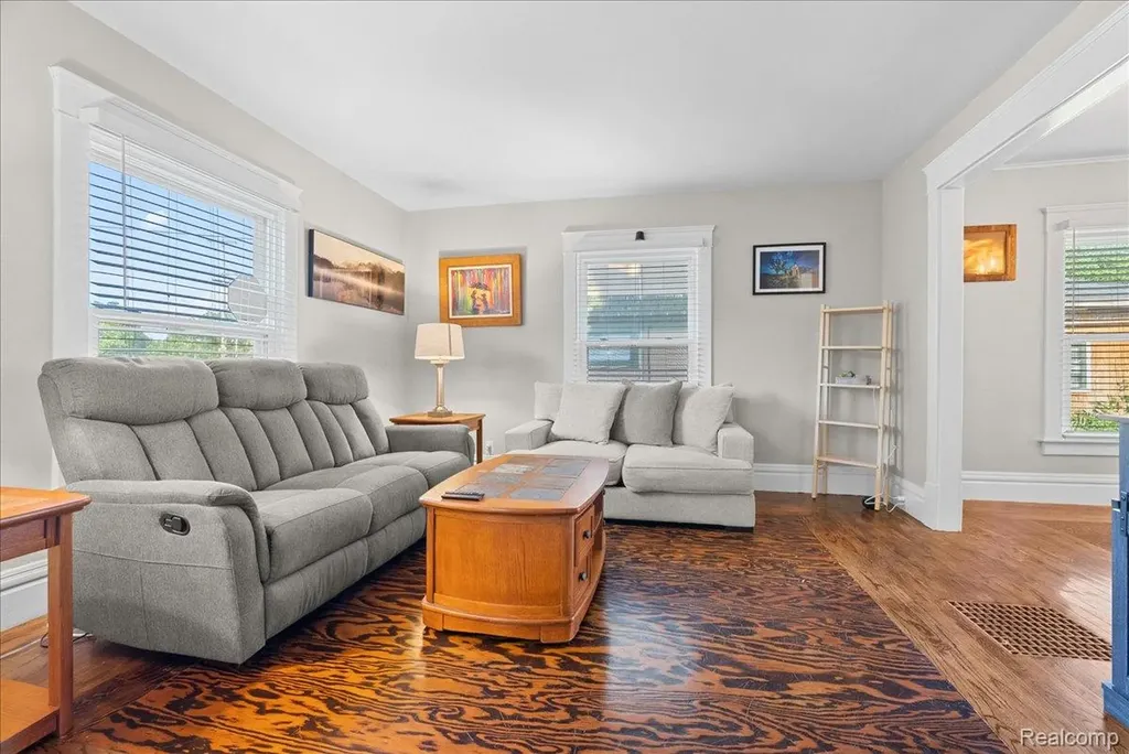 726 W Willow Street Lansing City MI 48906
