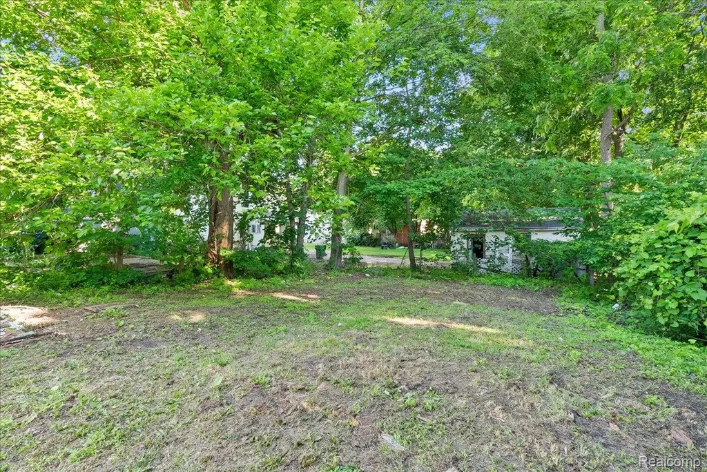 726 W Willow Street Lansing City MI 48906