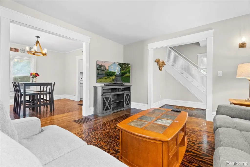 726 W Willow Street Lansing City MI 48906