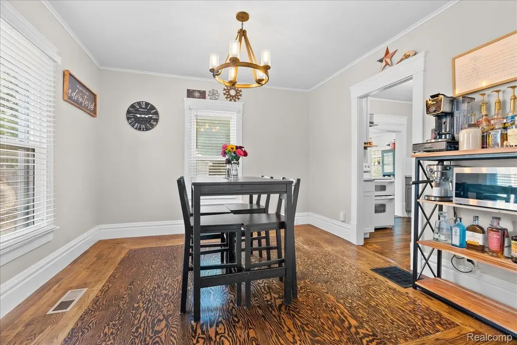 726 W Willow Street Lansing City MI 48906
